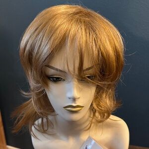 Stylish Women's Wig in Golden Brown